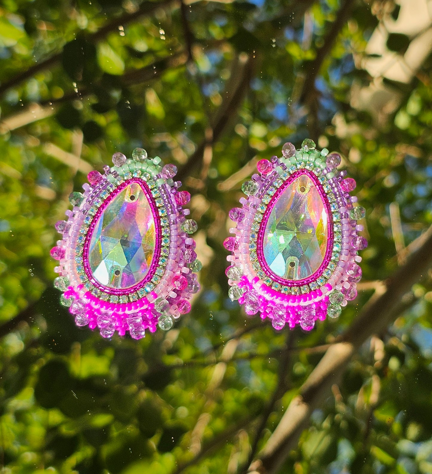 Vibrant Crystal 🔮