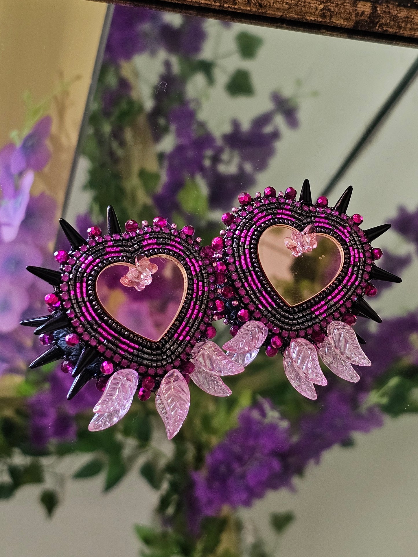 Gunmetal Heart Spikes 💕